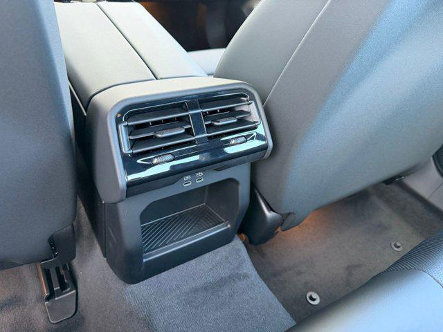 2026 BMW 530 530I — миниатюра 24