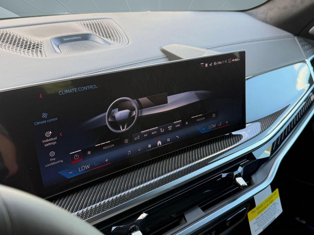 صورة مصغرة 27 لـ 2026 BMW X5 M60I