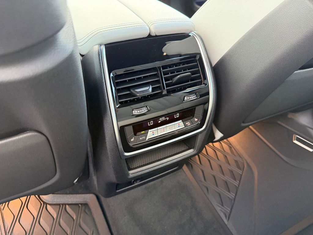 2027 BMW X7 XDRIVE40I 缩略图 22