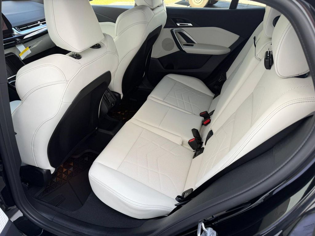 2026 BMW X2 XDRIVE28I thumbnail 14