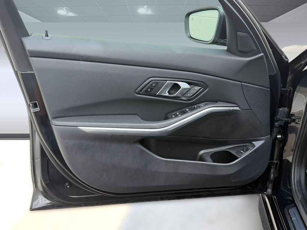 صورة مصغرة 12 لـ 2026 BMW 330 NA