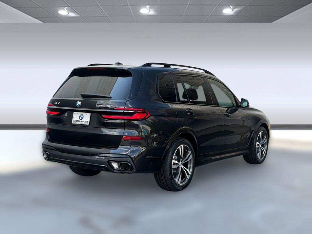 صورة 9 لـ 2027 BMW X7 XDRIVE40I