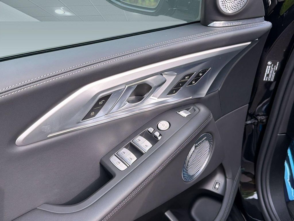 2026 BMW XM LABEL 缩略图 13
