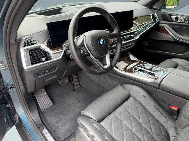 صورة 4 لـ 2026 BMW X5 XDRIVE40I