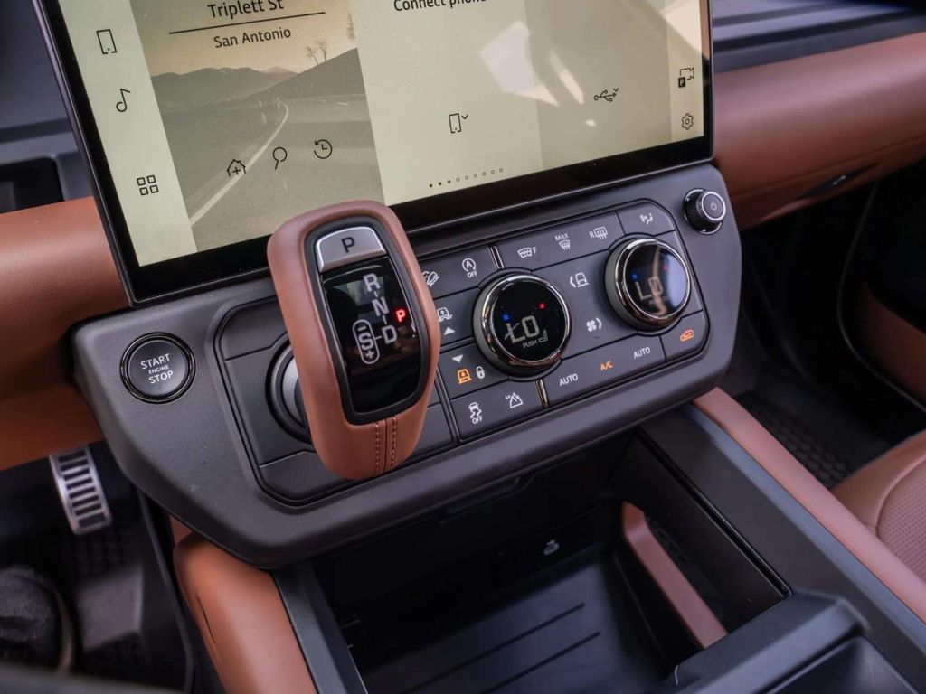 صورة 11 لـ 2026 LAND Rover DEFENDER P635 OCTA