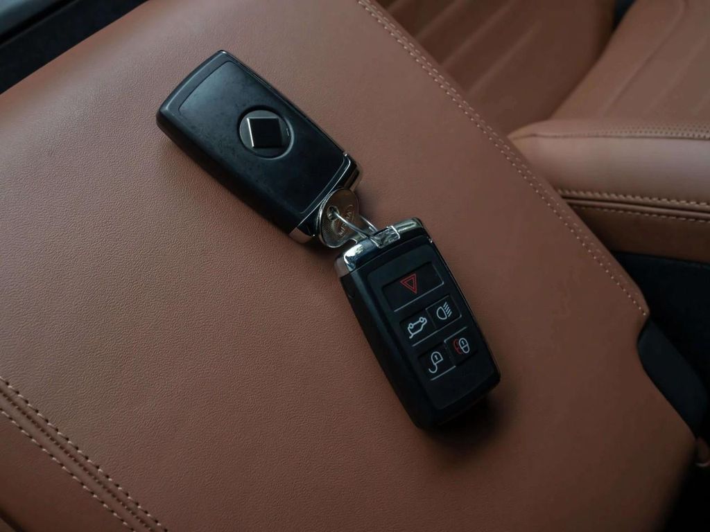 صورة مصغرة 18 لـ 2026 LAND Rover DEFENDER P635 OCTA