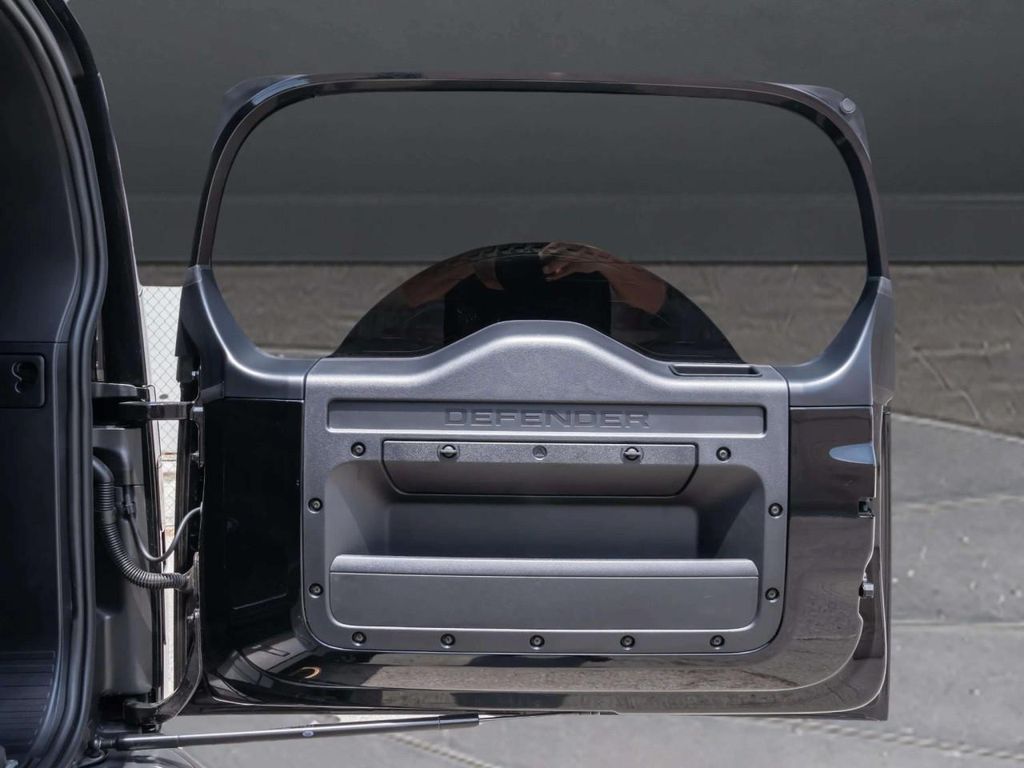 صورة مصغرة 31 لـ 2026 LAND Rover DEFENDER P635 OCTA