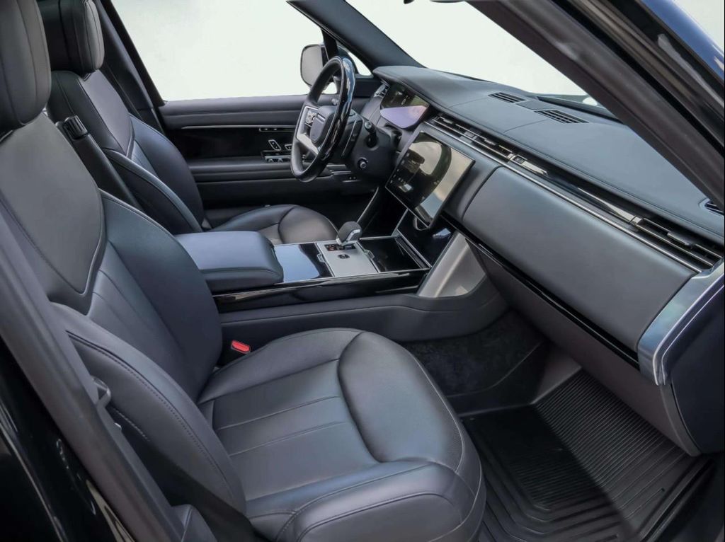 2025 LAND Rover RANGE ROVER P400 SE 7 SEAT thumbnail 19