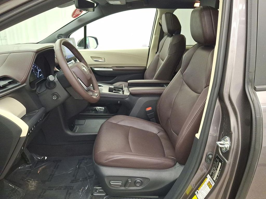 صورة مصغرة 15 لـ 2023 Toyota SIENNA PLATINUM