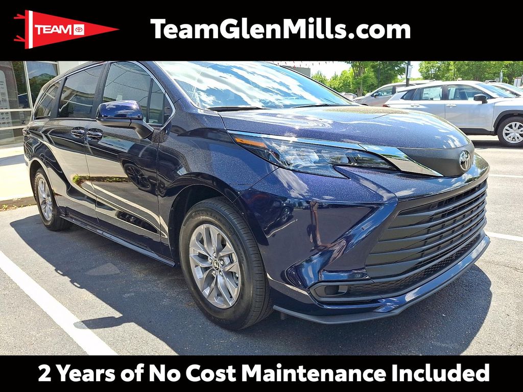 New 2026 Toyota Sienna LE