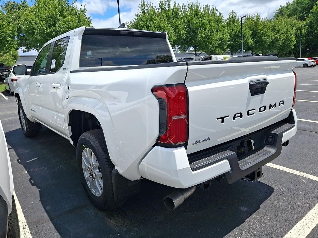 2026 Toyota TACOMA SR5 — фото 3