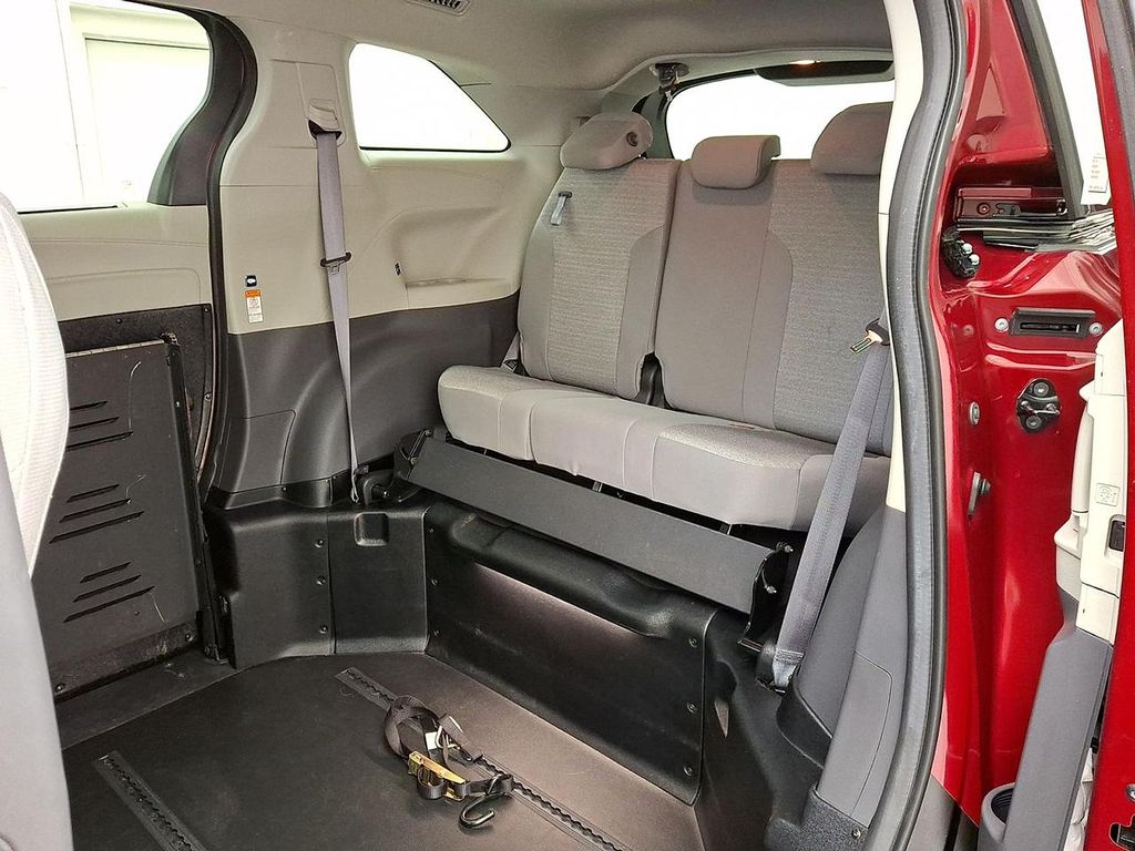 2023 Toyota SIENNA LE 缩略图 23
