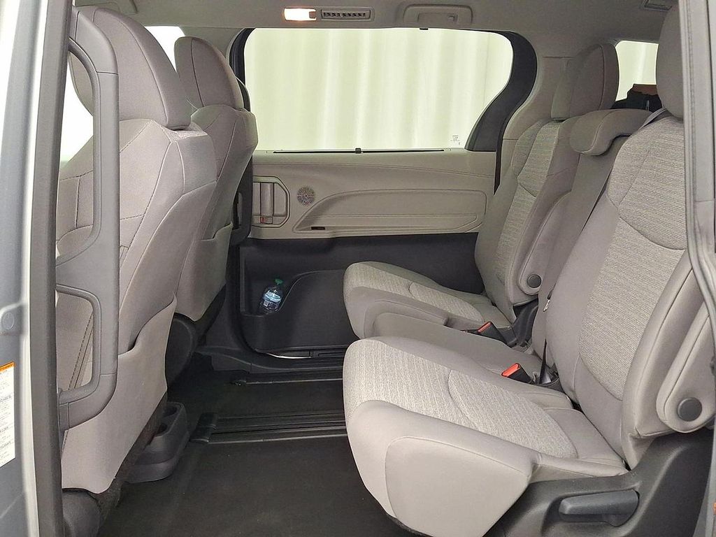 2024 Toyota SIENNA LE — миниатюра 23