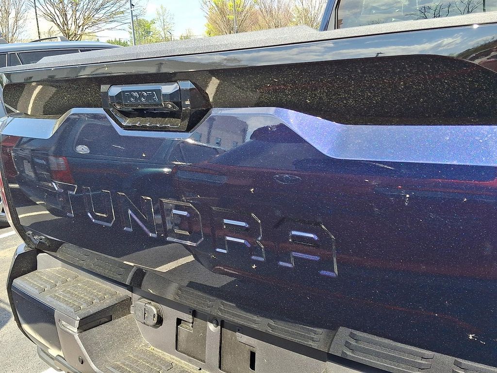 TOYOTA TUNDRA - 5