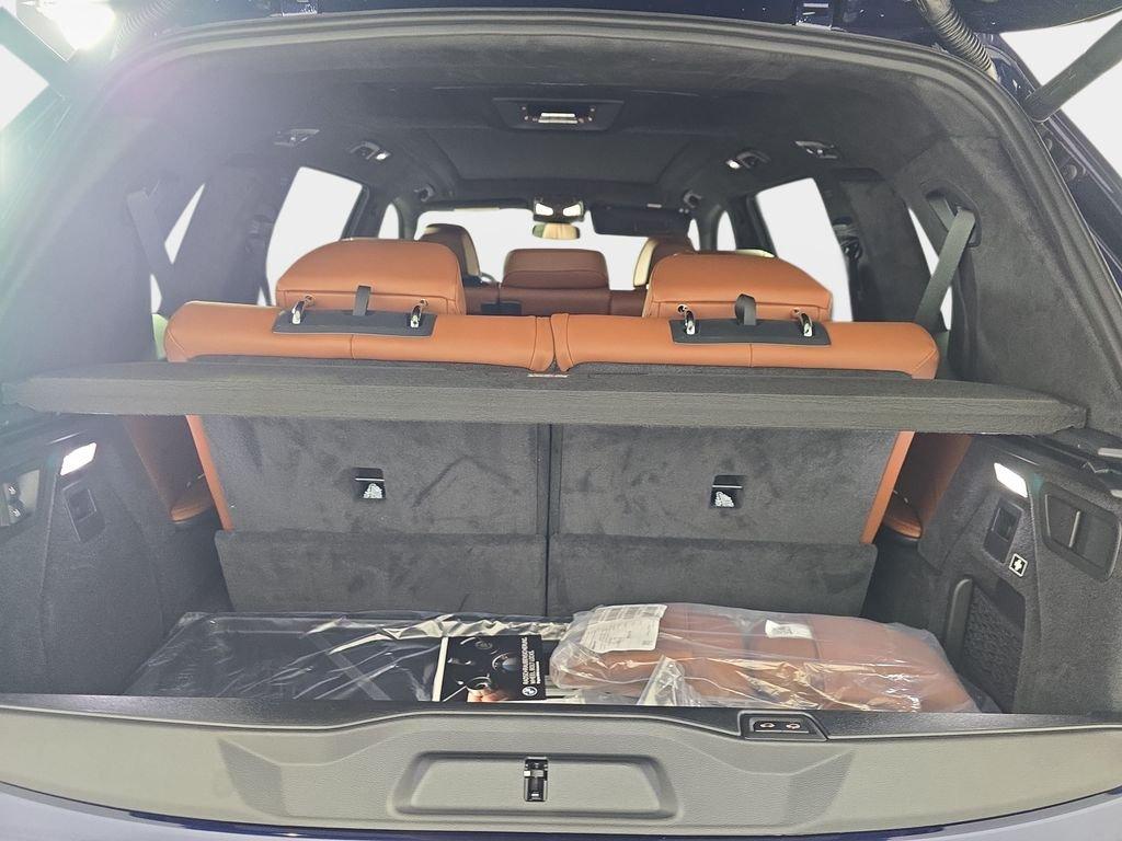 صورة مصغرة 11 لـ 2027 BMW X7 XDRIVE40I