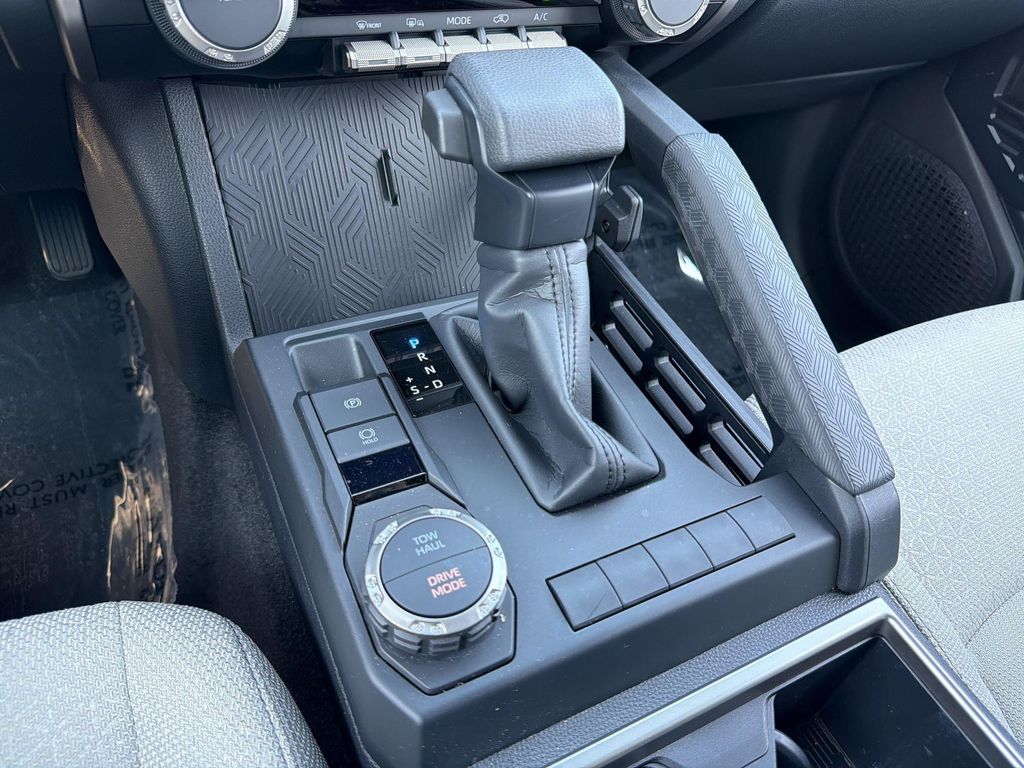 2026 Toyota 4RUNNER SR5 缩略图 17