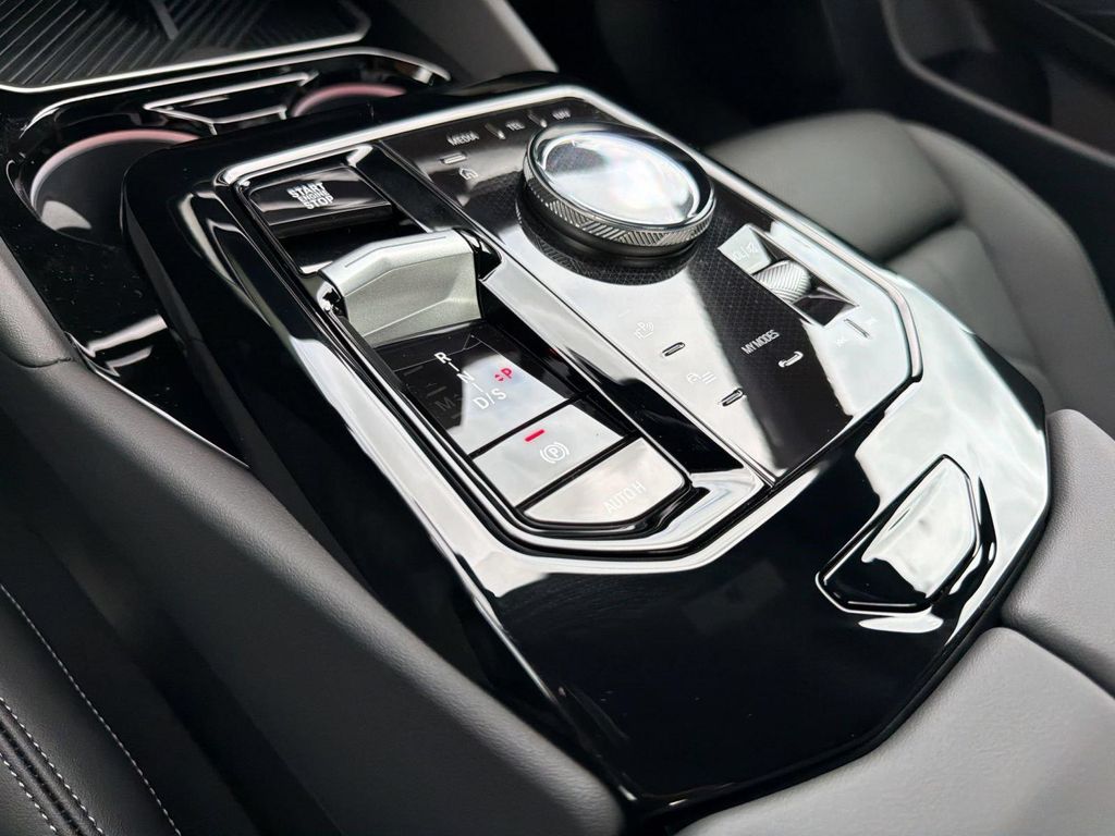صورة مصغرة 16 لـ 2027 BMW 540 I XDRIVE