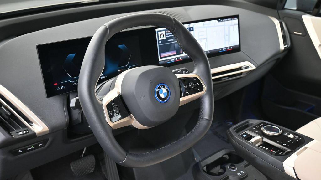 صورة 7 لـ 2024 BMW IX XDRIVE50