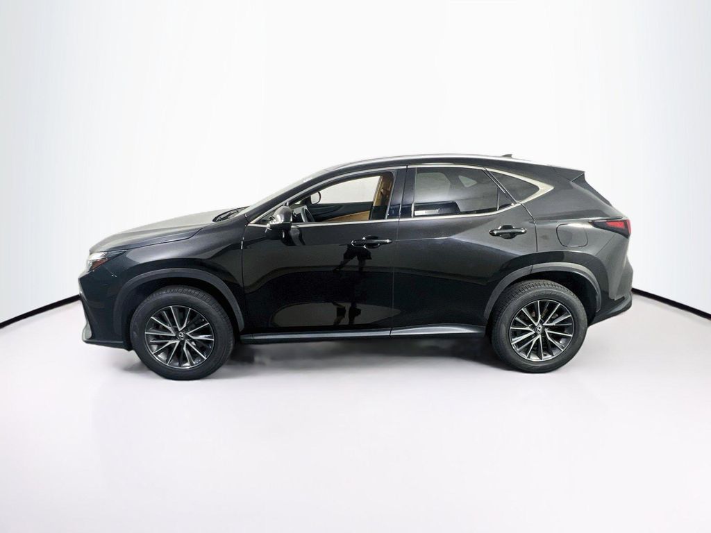 صورة 8 لـ 2023 Lexus NX 350 PREMIUM