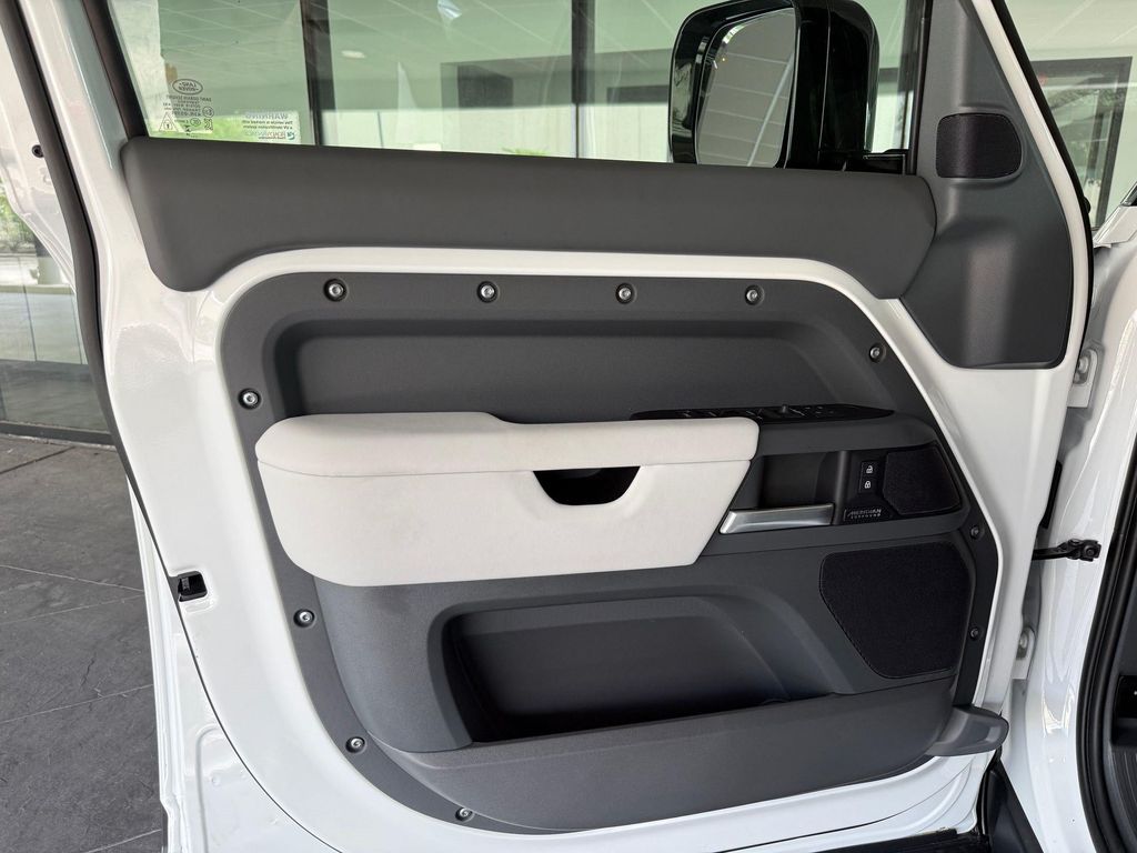 صورة مصغرة 26 لـ 2026 LAND Rover DEFENDER P400 X-DYNAMIC SE