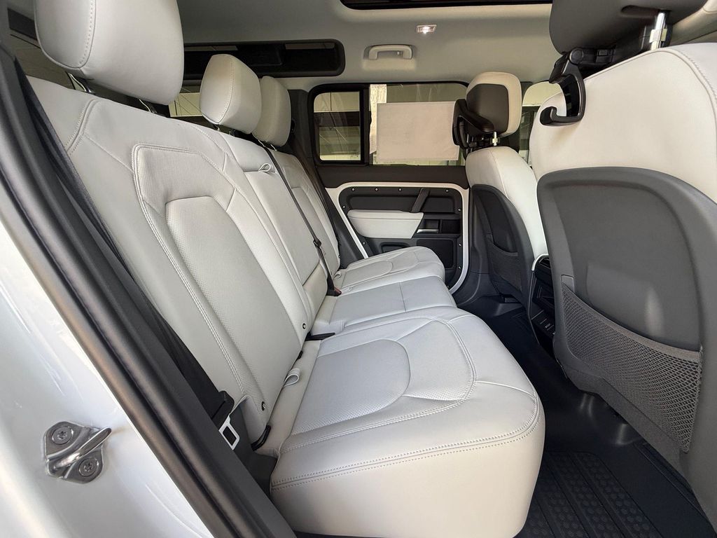 صورة مصغرة 27 لـ 2026 LAND Rover DEFENDER P400 X-DYNAMIC SE