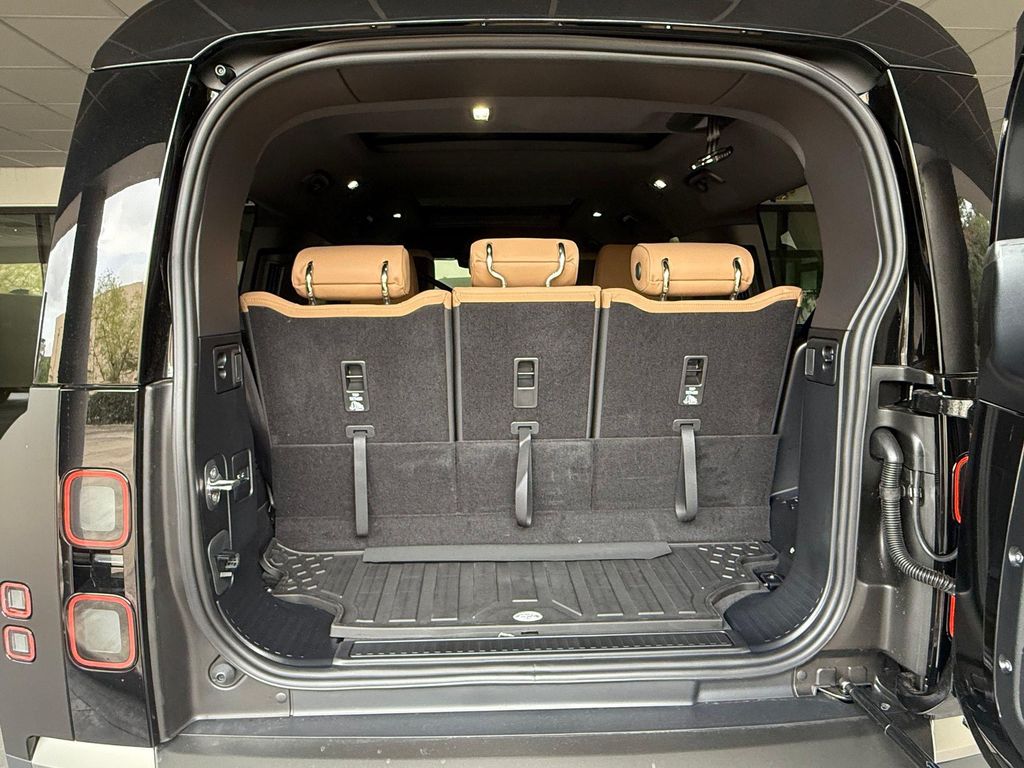 صورة مصغرة 24 لـ 2026 LAND Rover DEFENDER P300 S