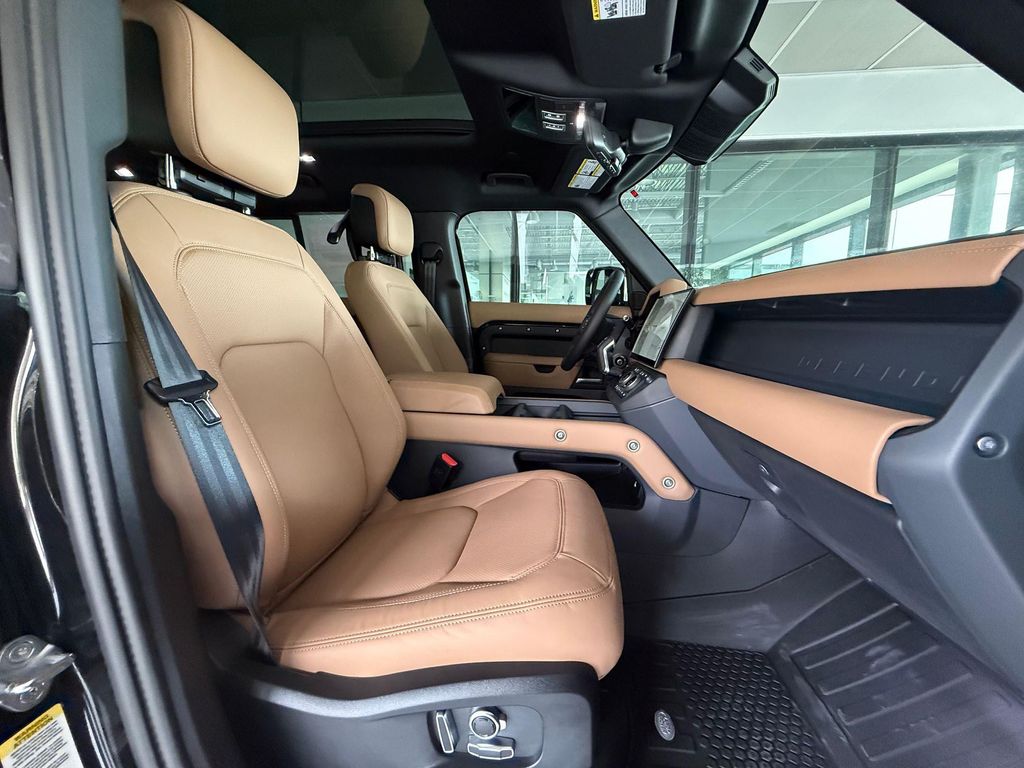 صورة مصغرة 22 لـ 2026 LAND Rover DEFENDER P300 S