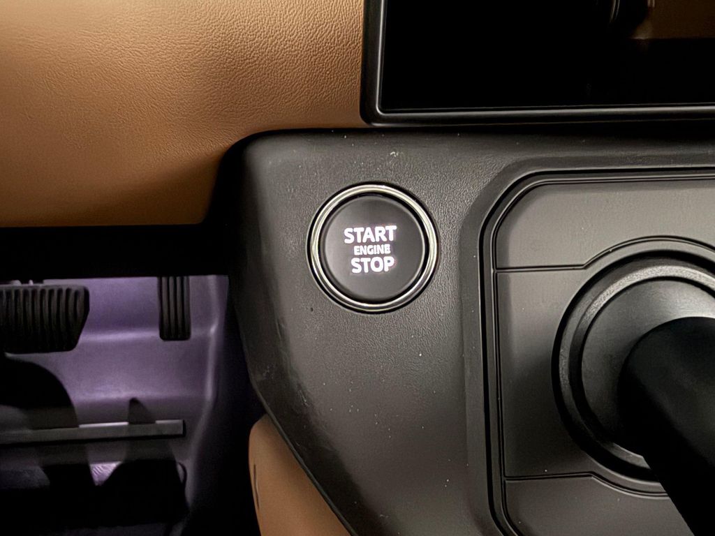صورة مصغرة 25 لـ 2026 LAND Rover DEFENDER P300 S