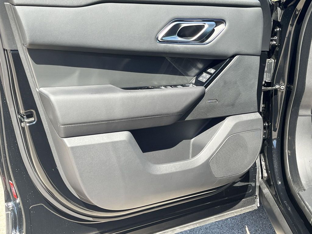 2026 LAND Rover RANGE ROVER VELAR P250 S thumbnail 11