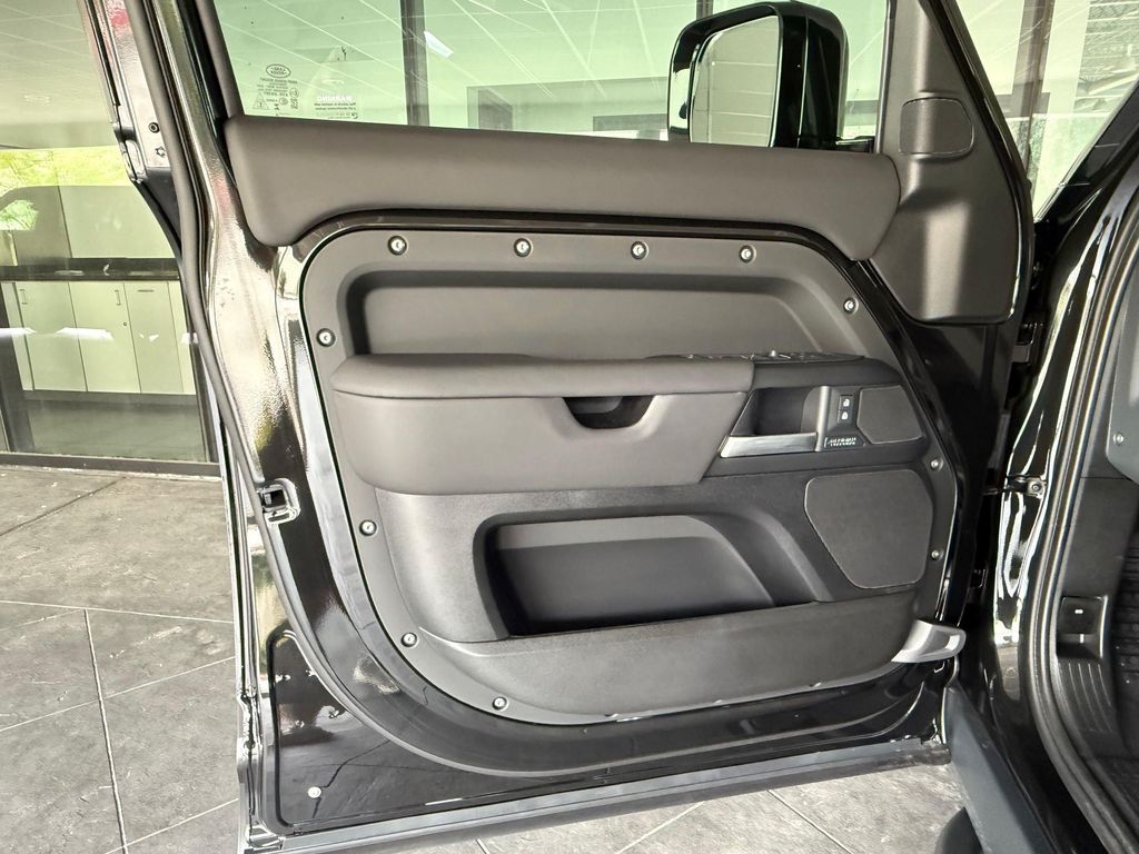 صورة مصغرة 21 لـ 2026 LAND Rover DEFENDER P400 X-DYNAMIC SE