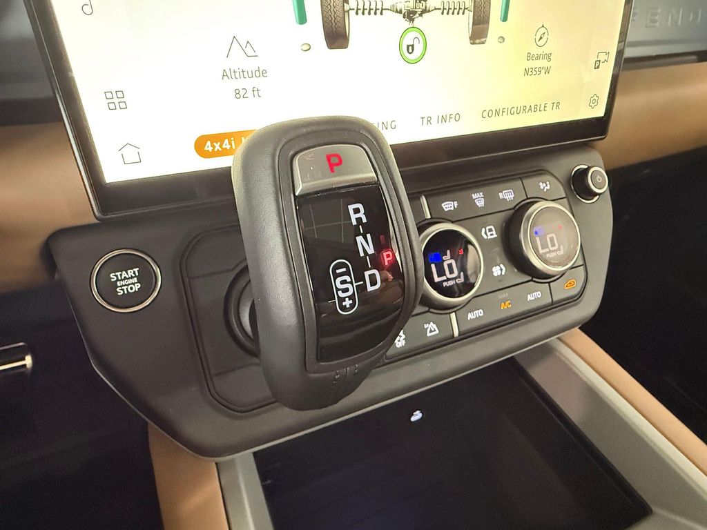 2026 LAND Rover DEFENDER V8 缩略图 24