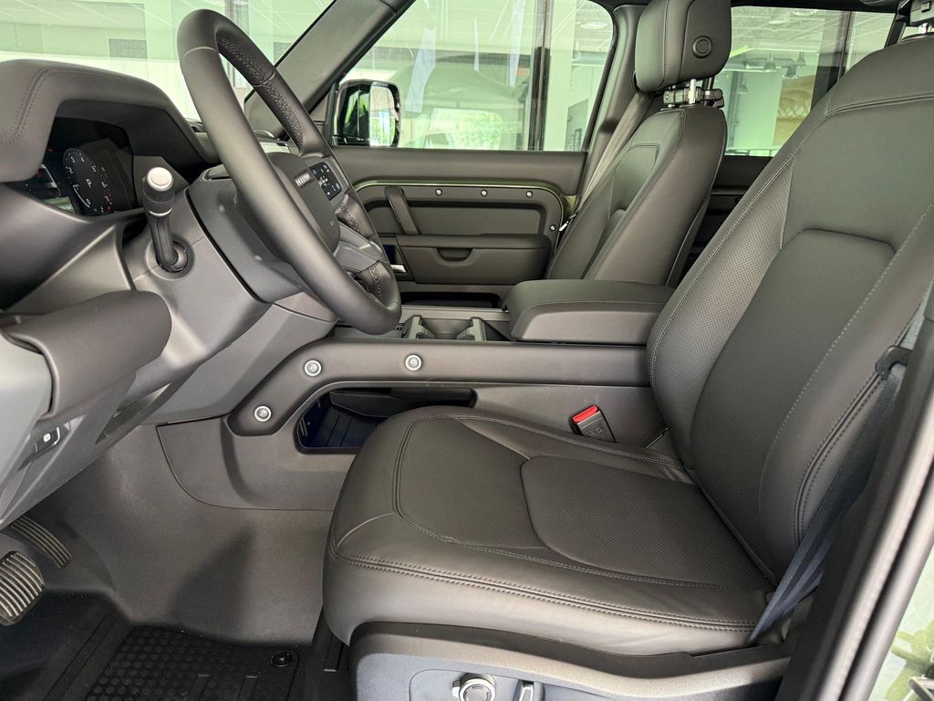 2026 LAND Rover DEFENDER P400 X-DYNAMIC SE — фото 5