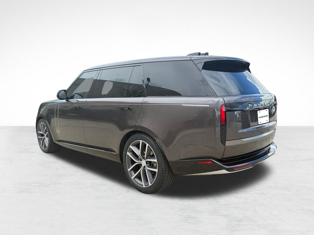 صورة 3 لـ 2025 LAND Rover RANGE ROVER P400 SE 7 SEAT
