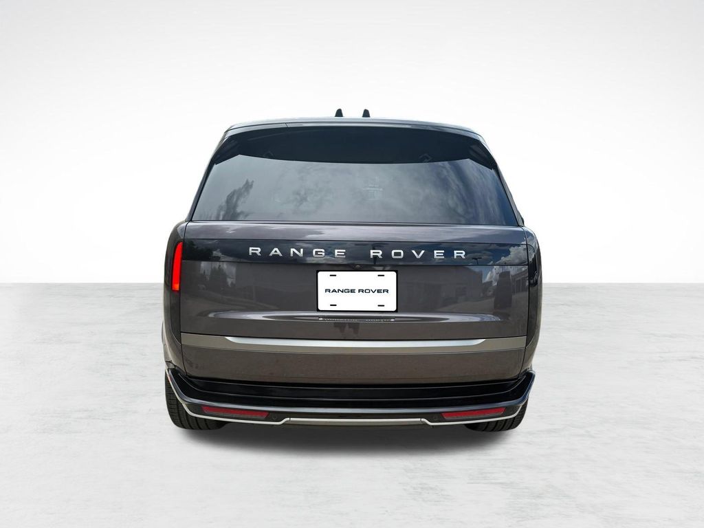 صورة 10 لـ 2025 LAND Rover RANGE ROVER P400 SE 7 SEAT