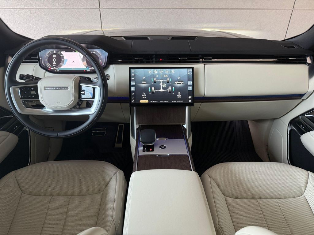 صورة 15 لـ 2025 LAND Rover RANGE ROVER P400 SE 7 SEAT