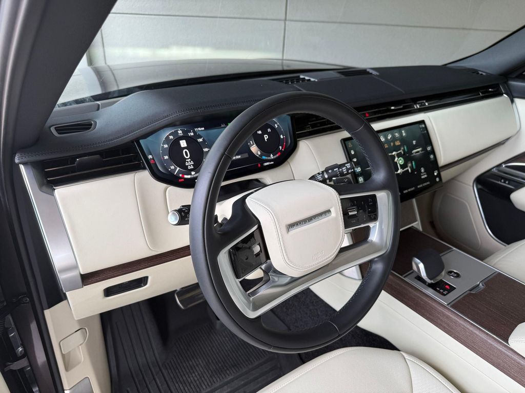 صورة 4 لـ 2025 LAND Rover RANGE ROVER P400 SE 7 SEAT