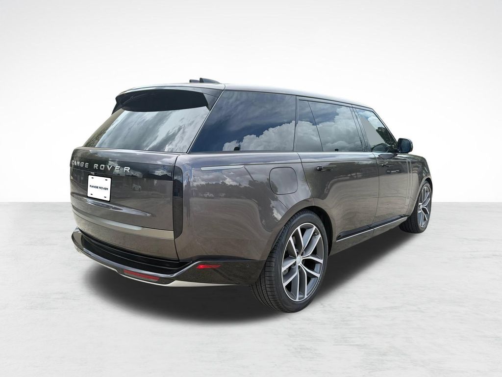 صورة 9 لـ 2025 LAND Rover RANGE ROVER P400 SE 7 SEAT
