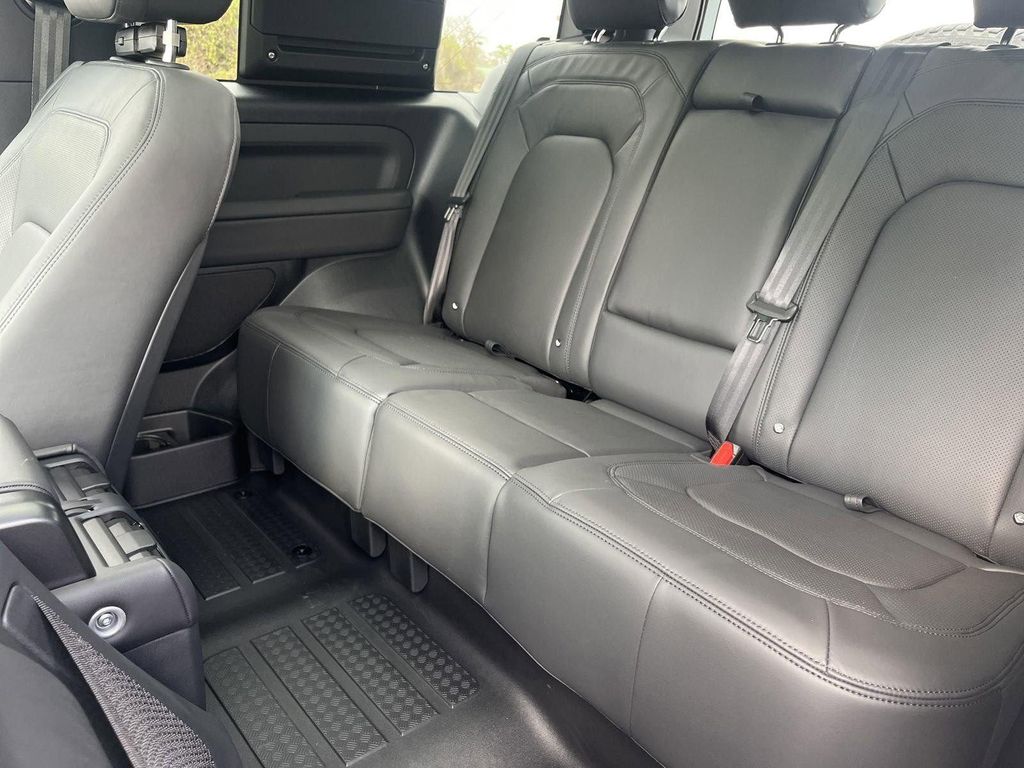 2025 LAND Rover DEFENDER 90 P400 X-DYNAMIC SE — фото 21