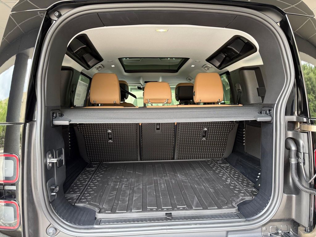صورة مصغرة 22 لـ 2026 LAND Rover DEFENDER P300 S