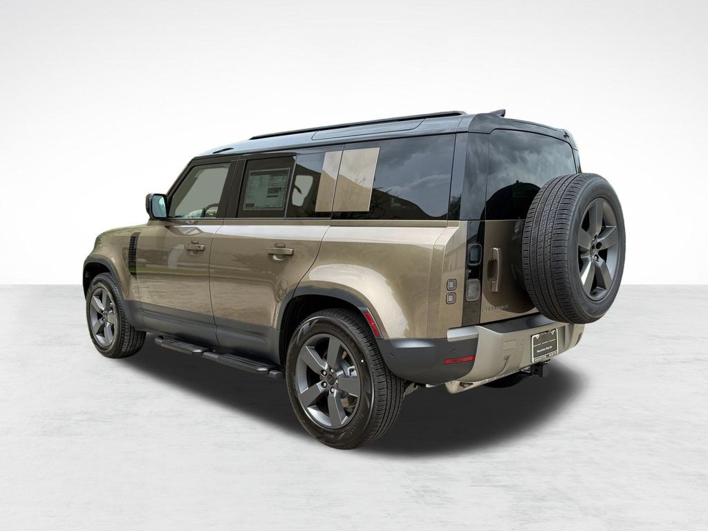 2026 LAND Rover DEFENDER P300 S — фото 3