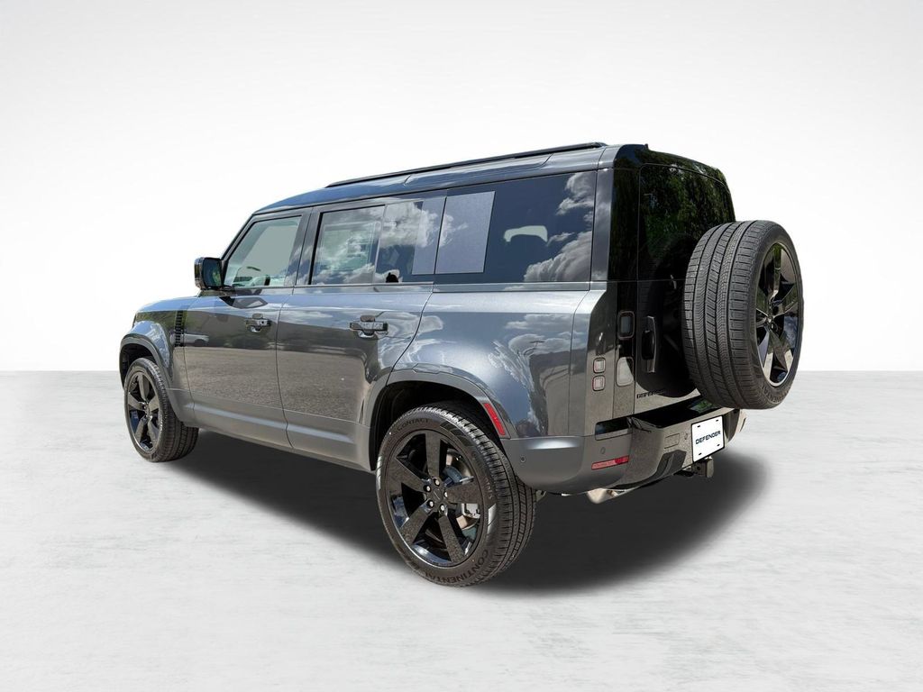 صورة 3 لـ 2026 LAND Rover DEFENDER P300 S