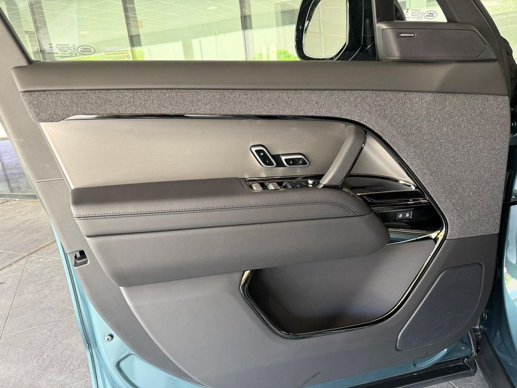 2026 LAND Rover RANGE ROVER SPORT SE — миниатюра 26