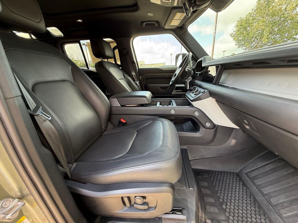 2024 LAND Rover DEFENDER 110 P400 X-DYNAMIC SE thumbnail 32