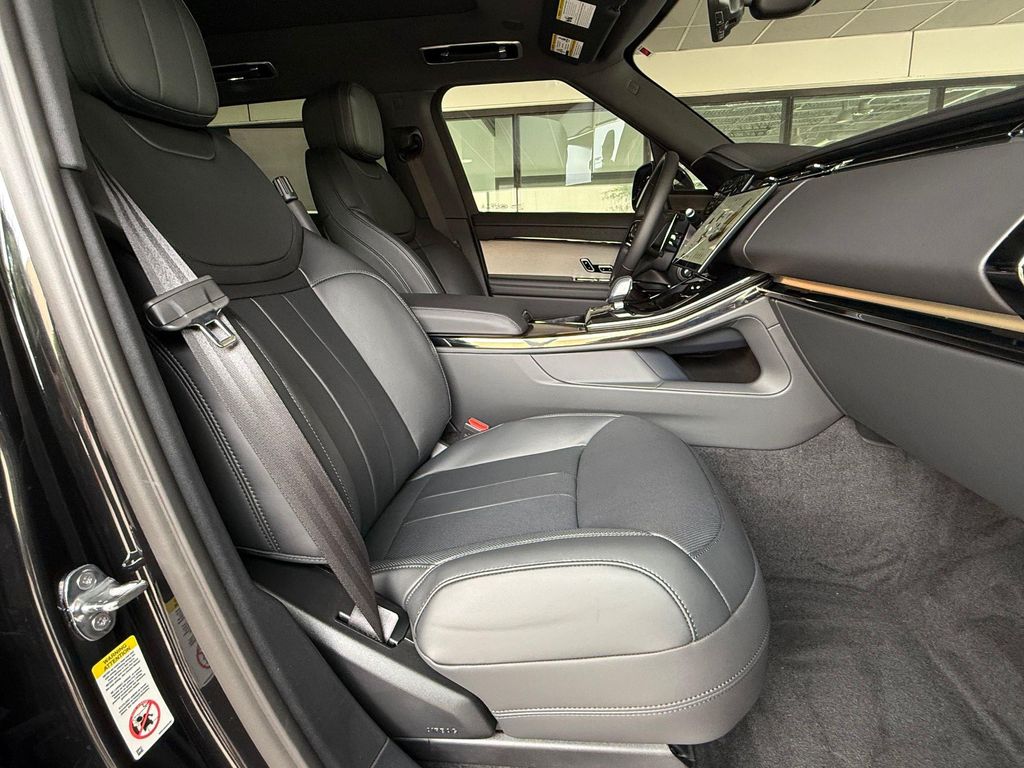 صورة مصغرة 30 لـ 2026 LAND Rover RANGE ROVER SPORT SE