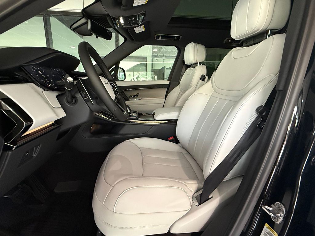 صورة 4 لـ 2026 LAND Rover RANGE ROVER SPORT SE