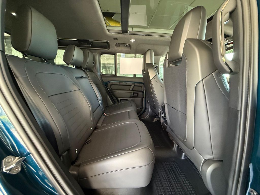 صورة مصغرة 24 لـ 2026 LAND Rover DEFENDER P635 OCTA