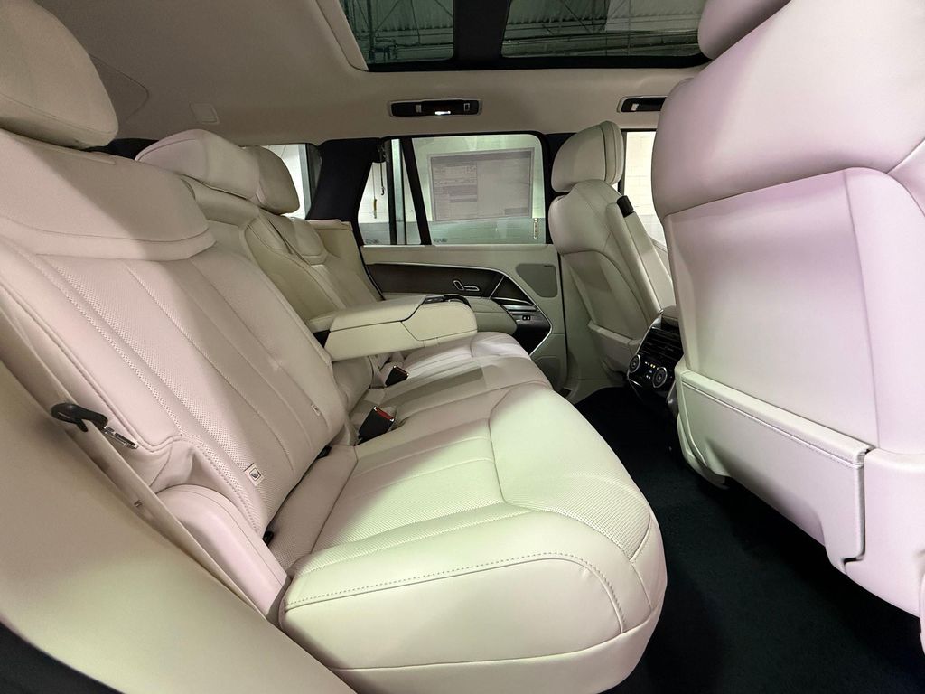2026 LAND Rover RANGE ROVER P400 SE — миниатюра 23