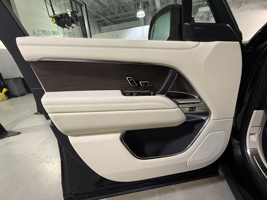 2026 LAND Rover RANGE ROVER P400 SE — миниатюра 28