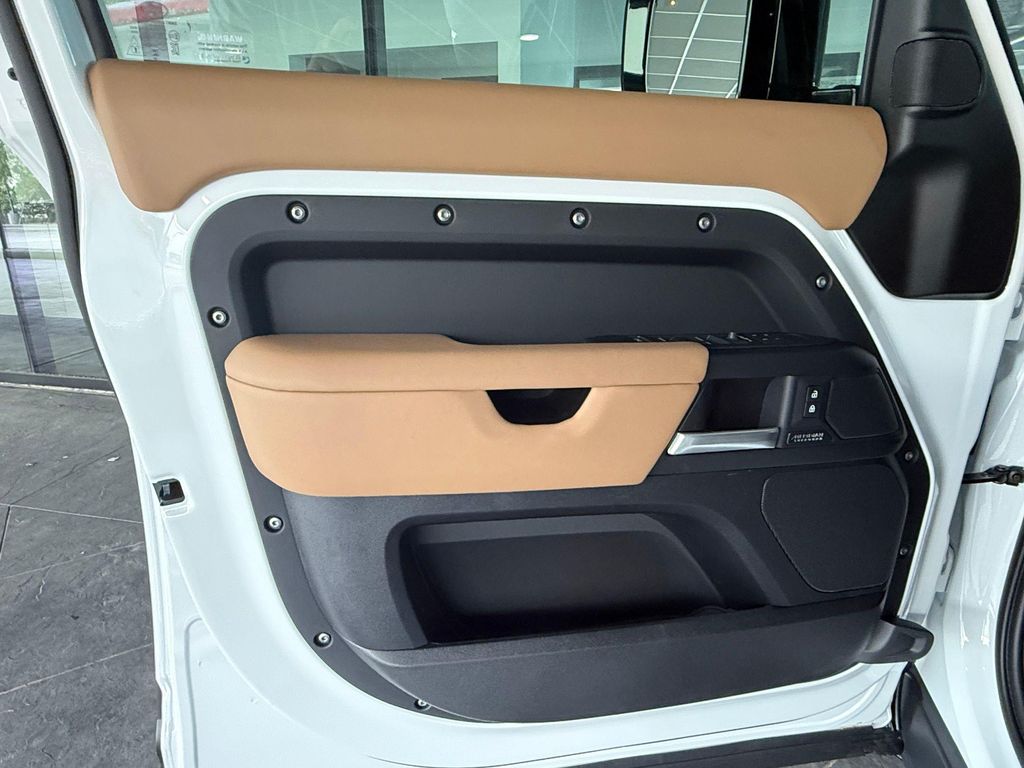 صورة مصغرة 24 لـ 2026 LAND Rover DEFENDER P400 X-DYNAMIC SE