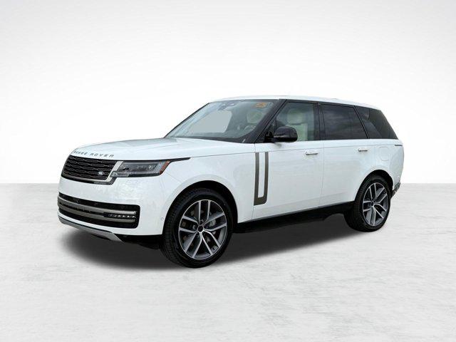 New 2026 Land Rover Range Rover P550e SE